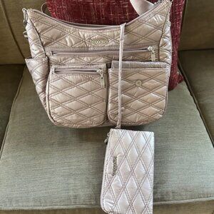 Baggallini Womens Modern Everywhere Bag Rose Metallic Quilt